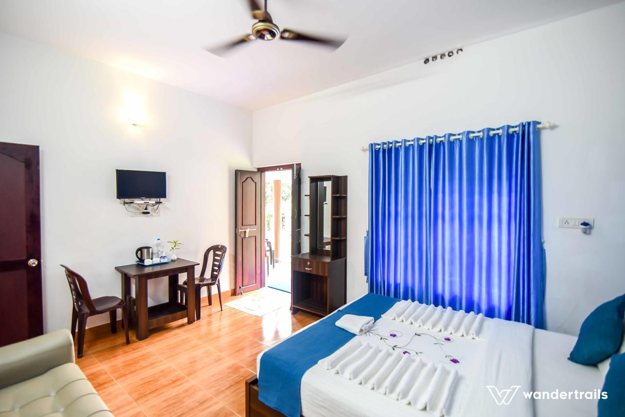 Three Roots Holiday Home Resort Султан-Батері Екстер'єр фото